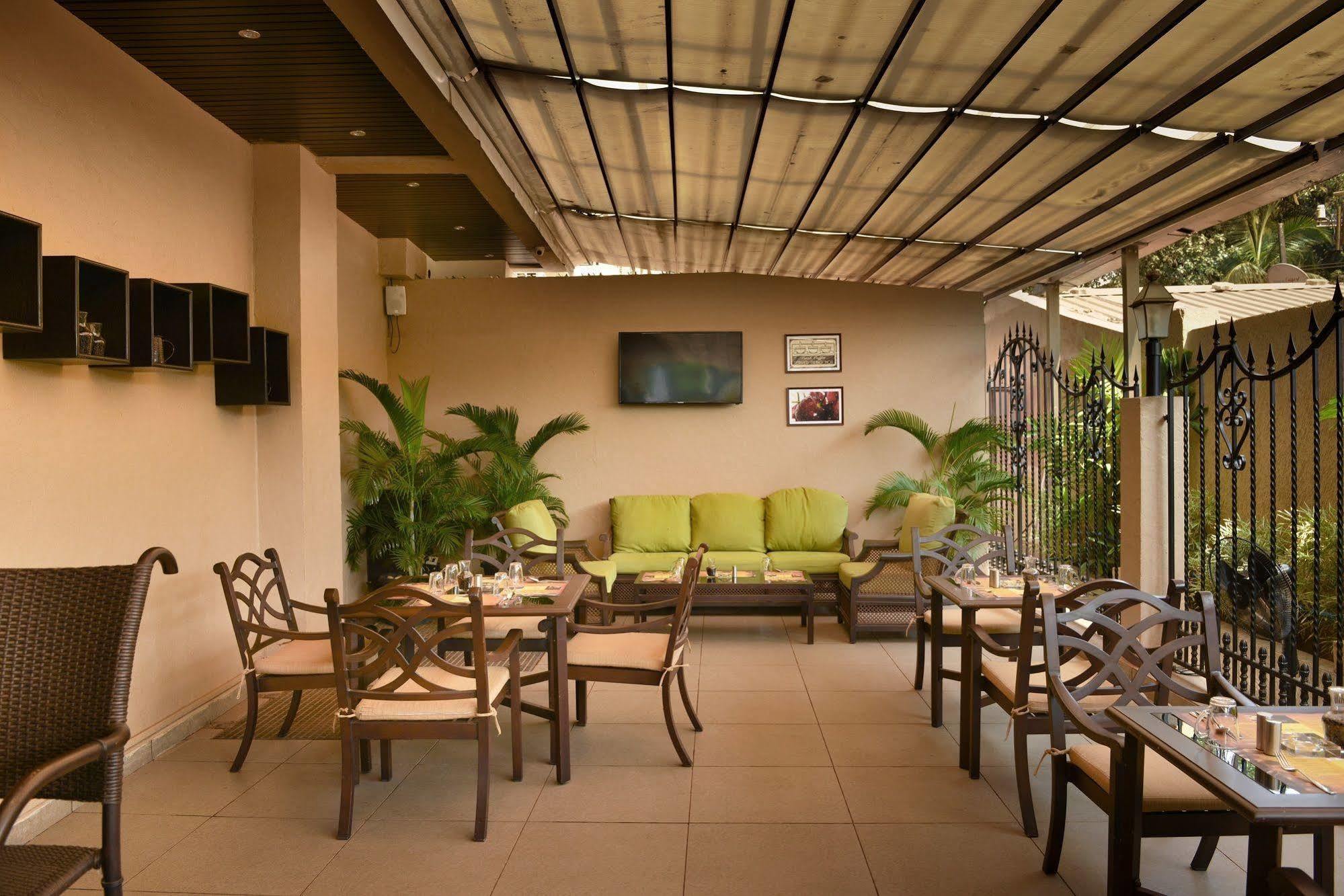 Hotel Acacia Goa Sinquerim Zewnętrze zdjęcie